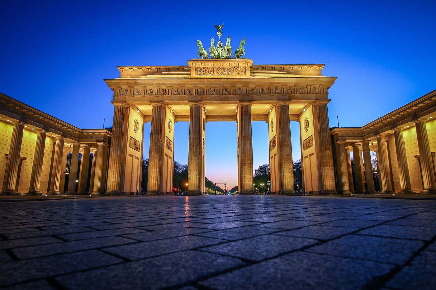 Das Bild zeigt das Brandenburger Tor in Berlin.