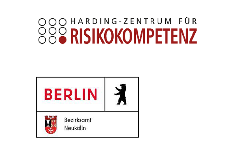 Das Bild zeigt die Logos des Harding-Zentrums für Risikokompetenz (Fakultät für Gesundheitswissenschaften Brandenburg, Universität Potsdam) und des Gesundheitsamtes Neukölln.